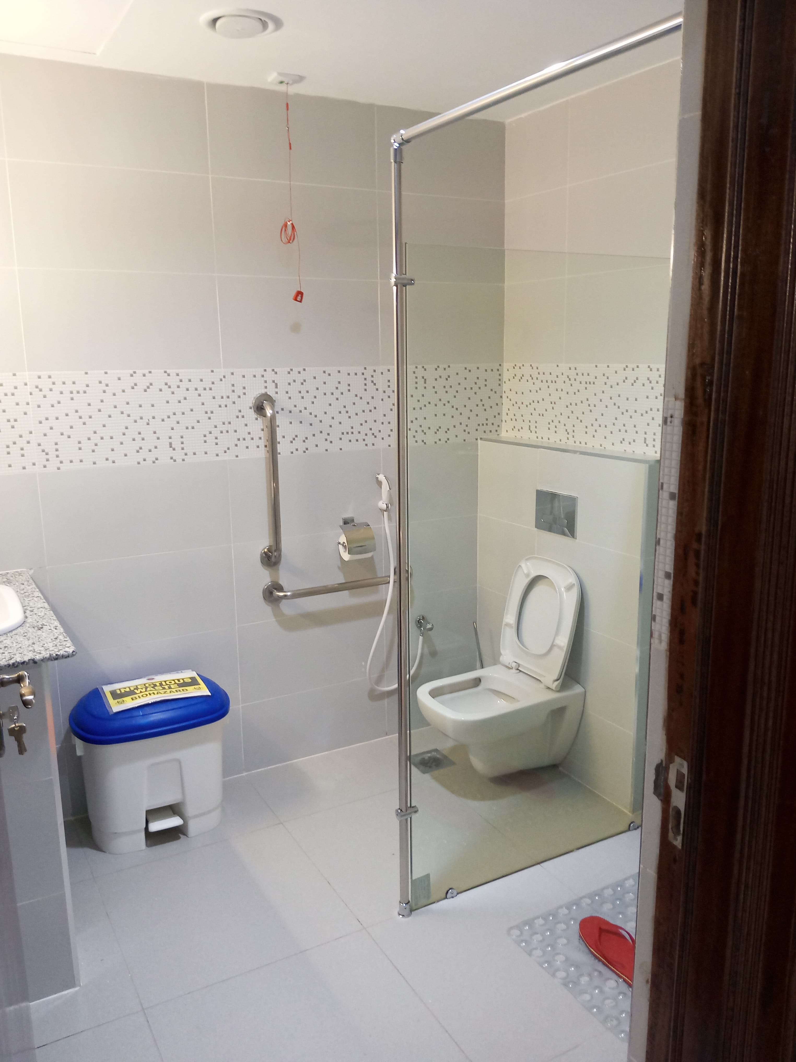 Accessible wet room — Water & Mechanical project